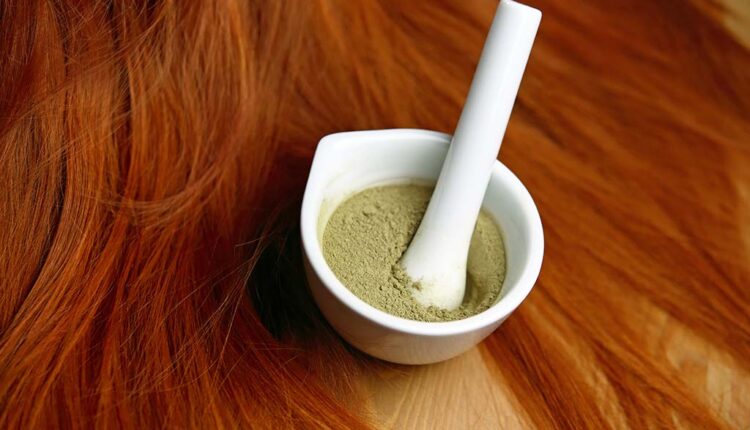 افضل خلطة من الحناء لتفتيح لون الشعر 2022