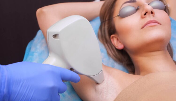 كم المدة بين جلسات الليزر للبكيني