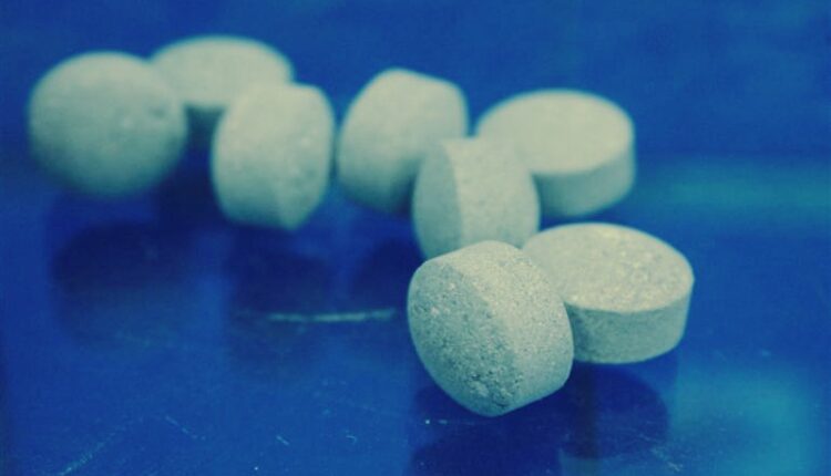 يوني سليم الأزرق