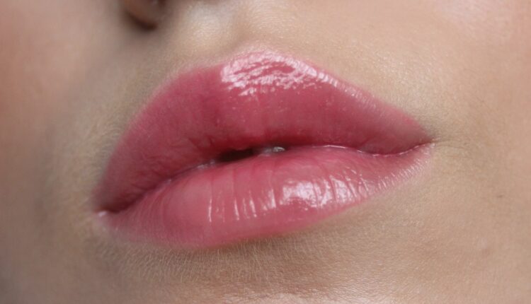 نفخ الشفايف بالخميرة